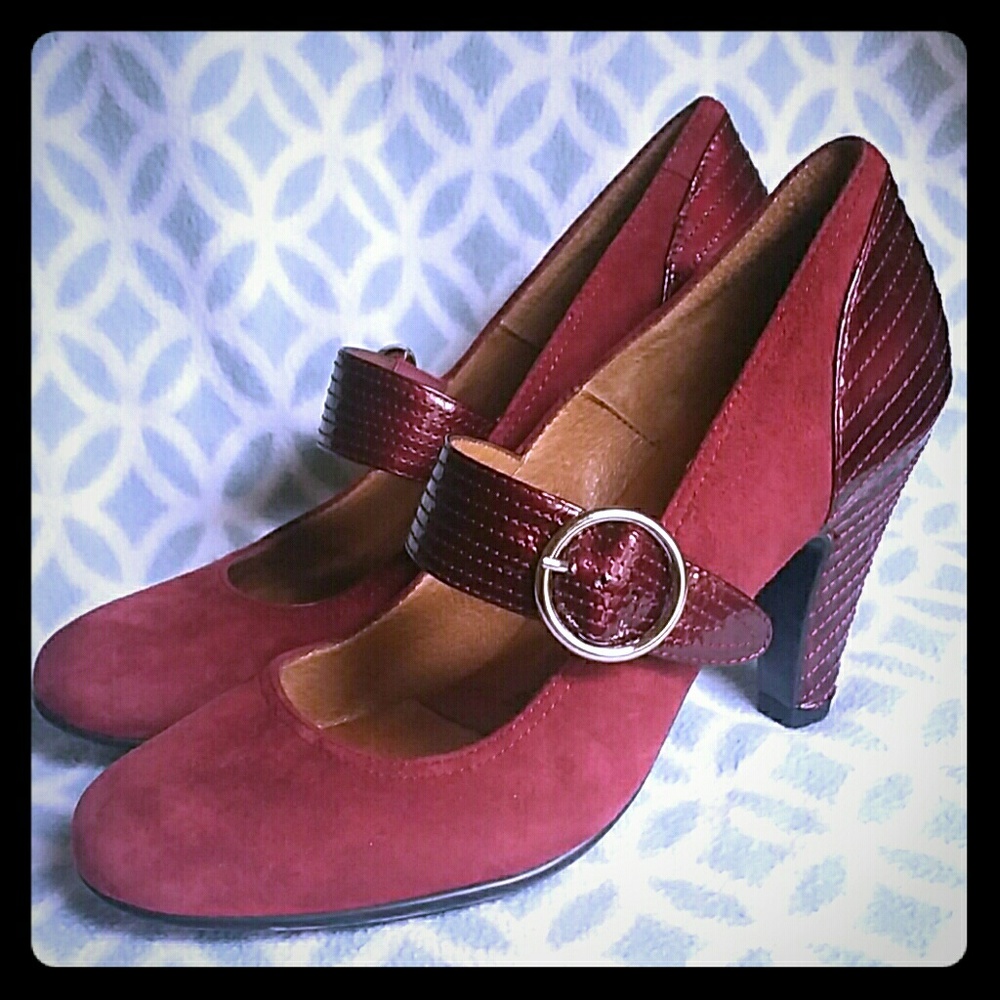 Sofft Burgandy suede Mary Jane heels 8